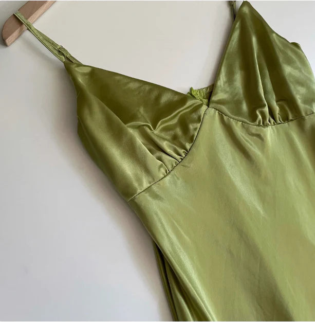 Weitese Dress Spaghetti Straps Simple V-neck Satin Green Sleeveless Backless Prom Dress